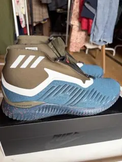adidas ALPHABOUNCE スニーカーのサムネイル