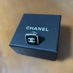 片耳　CHANEL 黒いスクエアピアス