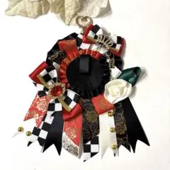 即購入OK 痛ロゼット　クラウン&フラワー&♡ナスカン付き