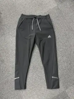 adidas アディダス スリムフィット テーパードラッグフルレングス 黒パンツ