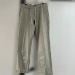 ベージュ チノパン バックポケット付き
