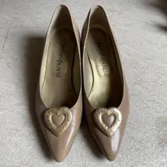 Yves Saint Laurent ハートモチーフ パンプス ベージュ 36のサムネイル