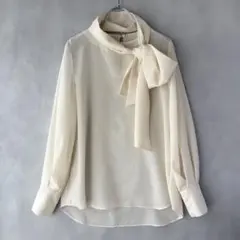 極美品✨エムフィル　23AW ウール混　ボウタイブラウス　生成り　38 透け感 2026年最新】M.Fil 透け感：透け感あり レディース 長袖 シャツ