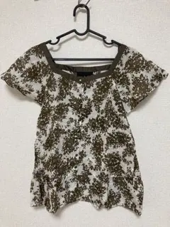 トップス　UNTITLED