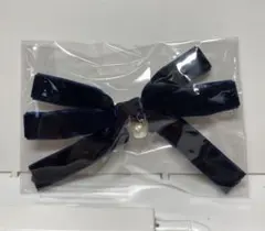 韓国　ヘアアクセサリー　パール付きベロアリボンバレッタ　ネイビー