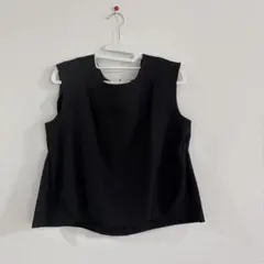 LOWRYS FARMブラックノースリーブトップス