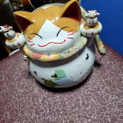 猫舎置物、貯金箱陶器座布団つき大きめ美品 猫舎置物、貯金箱陶器座布団つき大きめ美品