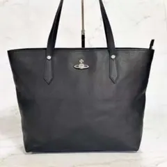 Vivienne Westwood 黒いトートバッグ 合成皮革製 新品タグ付き