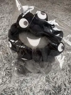 黒ミャクミャク 這い型 ぬいぐるみ Sサイズ ミャクミャク 万博 - メルカリ