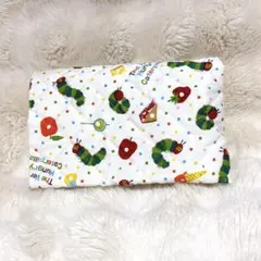 はらぺこあおむし　布　キルト　生地