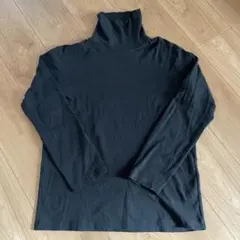 ユニクロ　タートルネック長袖Tシャツ ブラック 無地 シンプル