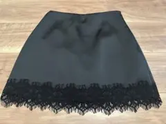 新品未使用 ZARA レーストリム ミニスカート ブラック XSのサムネイル