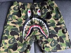 美品 A BATHING APE SHARK ハーフパンツ Mサイズ