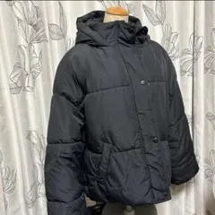 ブラック フード付きダウンジャケット