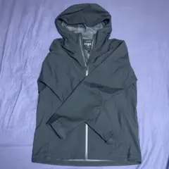 UNIQLO ブロックテックパーカー