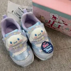 未使用　シナモロール　光るスニーカー　15cmのサムネイル