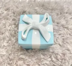 【11/24まで】ティファニー 陶器製 小物入れ ギフトボックス型