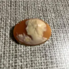 カメオブローチのサムネイル