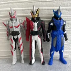 【3-4】 仮面ライダーセイバー ソフビ 3体