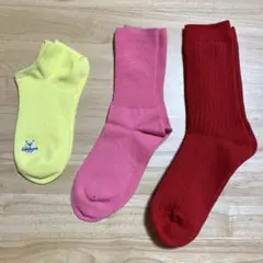 【新品】靴下3足セット 赤、ピンク、黄