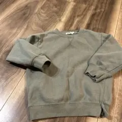 オリーブグリーン トレーナー