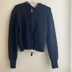 黒 フルジップ フード付きニット