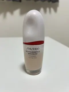 SHISEIDO エッセンス スキングロウ ファンデーション 140