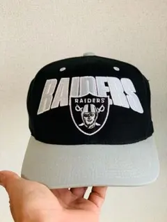 Mitchell & Ness Las Vegas Raiders キャップのサムネイル