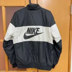 NIKE ナイロンジャケット　アウター　中綿入り　フィル　ボマー　ブルゾン