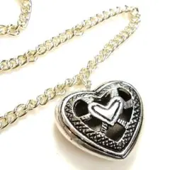 未使用　ハート　透かし彫り　ペンダント　ネックレス　エキゾチック　オリエンタル