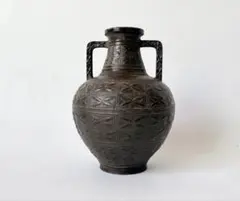 金属製花器　19cm 幾何学模様　昭和レトロ　アンティーク　骨董