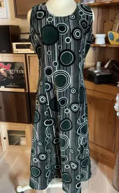 Item thumbnail for item b5cce75f-da71-45c9-af7b-38ff8bd1e9c8