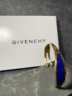 Givenchyゴールドバングル
