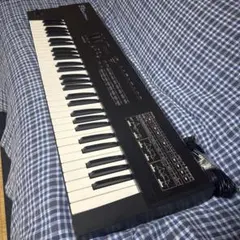 ROLAND D-10 マルチティンバー シンセサイザー D-10