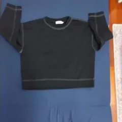 AZUL ブラック クロップド丈 Tシャツのサムネイル