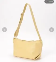 ikka 合皮スクエアミニショルダーバッグ　イエロー