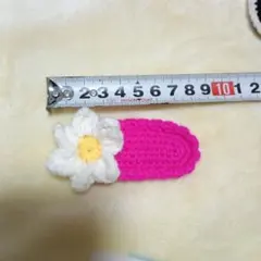 お花 デザインのピンクのヘアアクセサリー