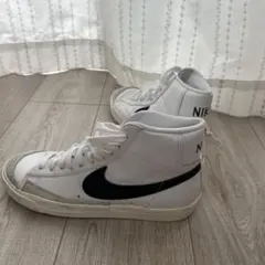 【美品】ナイキ ブレーザー MID '77 ビンテージ　ホワイト/ブラック