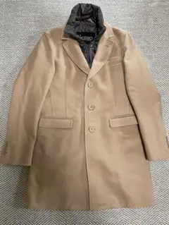 HERNOのダウンインナー付きチェスターコート。