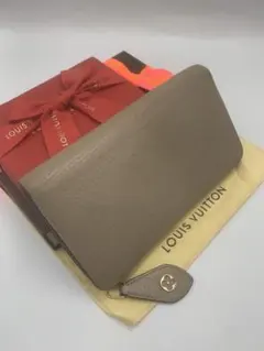 ルイヴィトン✨ ポルトフォイユ コメット 長財布 トリヨン ベージュ 希少