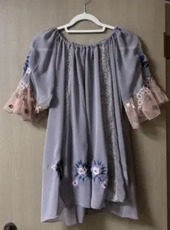 花柄刺繍　シフォンチュニック　ブラウス
