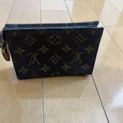 Louis Vuitton モノグラムポーチ