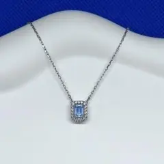 SWAROVSKI Una ブルー　オクタゴンカット