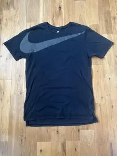 Nike ブラック Tシャツ ロゴ入り S