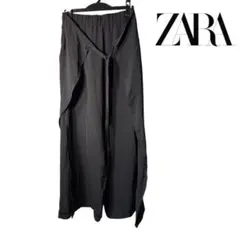 シーズン到来！　ZARA 黒 スリット入り ロングパンツ