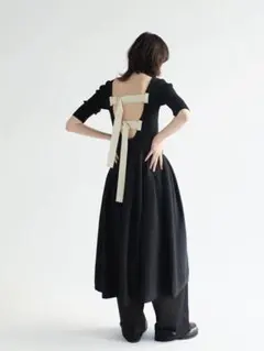 LEINWANDE バックベルト リブニットドレスのサムネイル