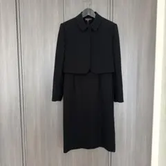 ブラックワンピーススーツ