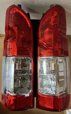ハイエース テールランプ 純正タイプ キャンディスモーク 20% 左右セット ハイエース 純正テールランプ 寒冷地 キャンディスモーク 20% 左右