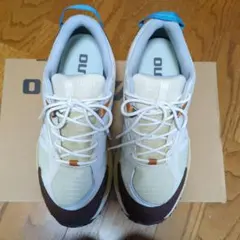 ミズノ　ユニセックススニーカー