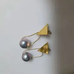 パール調紫色フック式ピアス